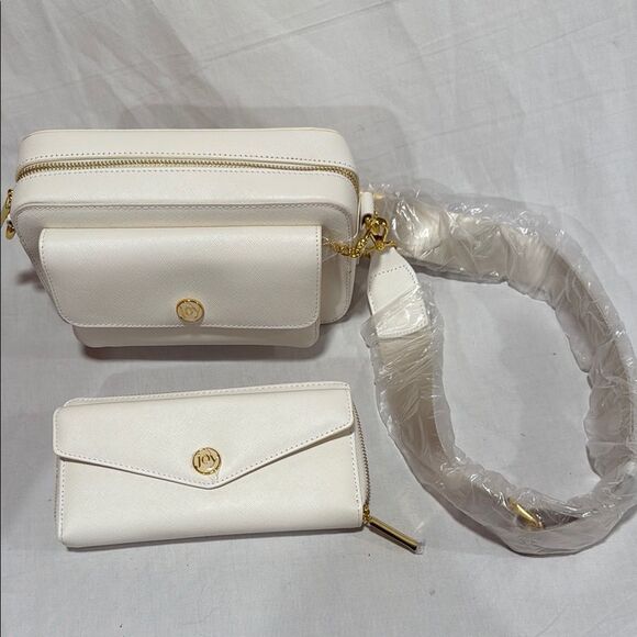 NWT Joy Clean and Chic saffiano leather White Crossbody Bag, wallet, card case - Picture 6 of 7